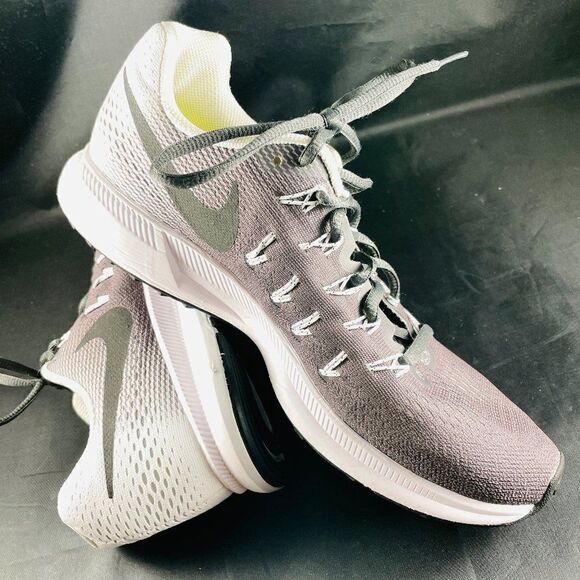 EXCELLENT Condition NIKE Air Zoom Pegasus 33 Grey White Black Womens 9.5 US 41 - Picture 2 of 7